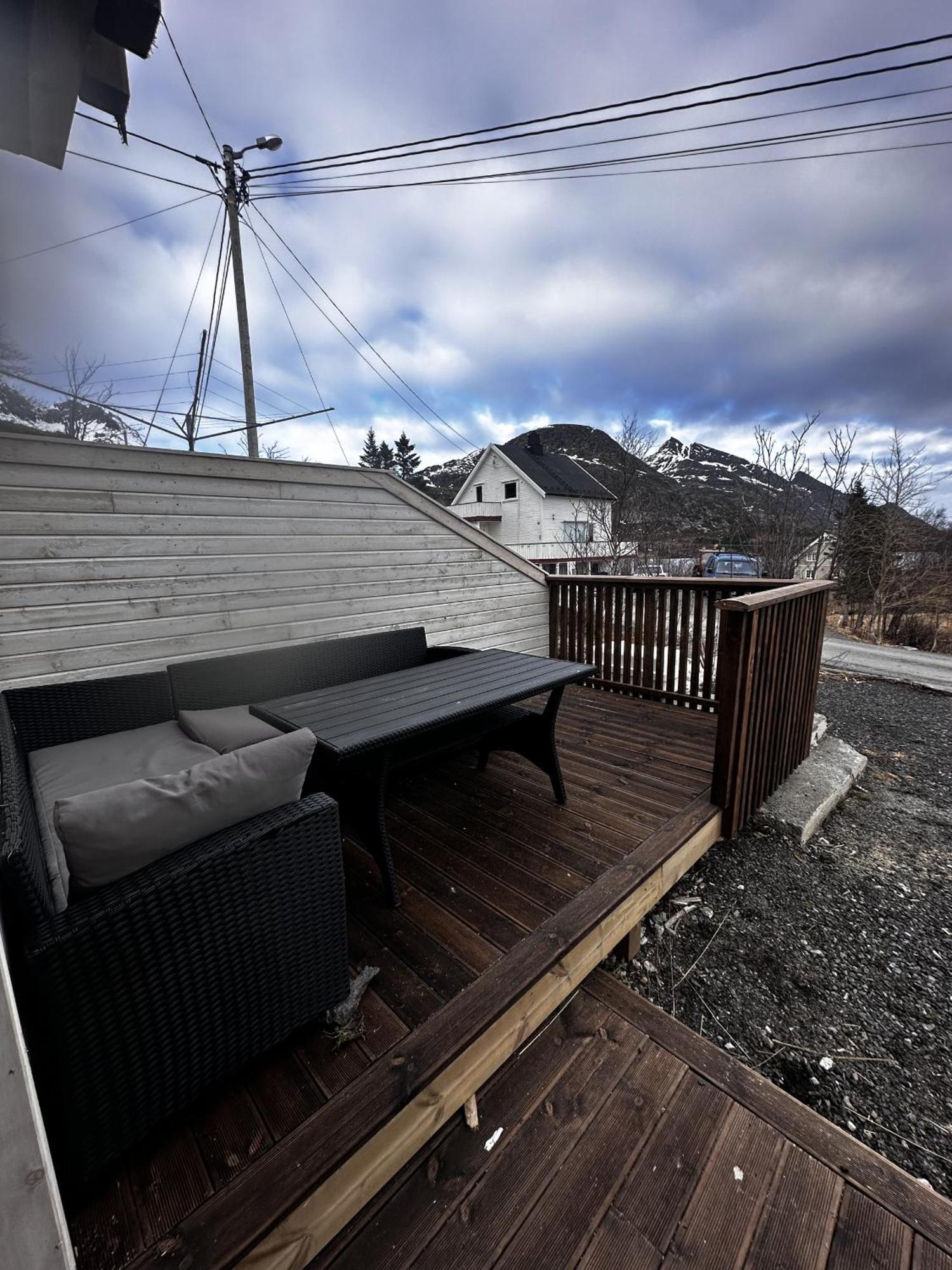 Kb Basement Apartment Sørvågen Εξωτερικό φωτογραφία